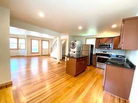 1014 Vine St in Danville, PA - Building Photo