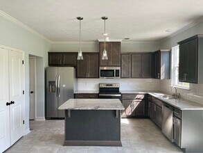 634 Jensen Ln in Augusta, GA - Foto de edificio - Building Photo