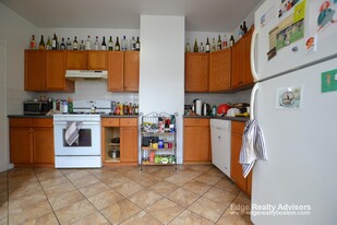 140 Brooks St, Unit 2 Apartamentos