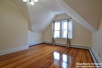 46 Newcastle Rd, Unit 2 in Boston, MA - Foto de edificio - Building Photo