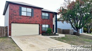 8018 Chestnut Gate Dr in Converse, TX - Building Photo