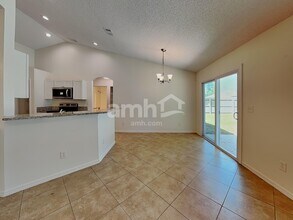 2063 Forest Gate Dr W in Jacksonville, FL - Building Photo - Building Photo