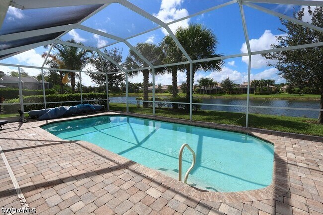 8484 Benelli Ct in Naples, FL - Building Photo - Building Photo
