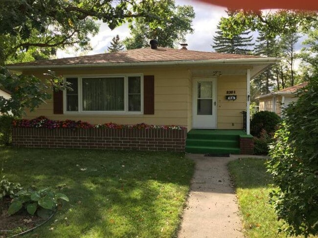 2701 Bemidji Ave N in Bemidji, MN - Building Photo - Building Photo