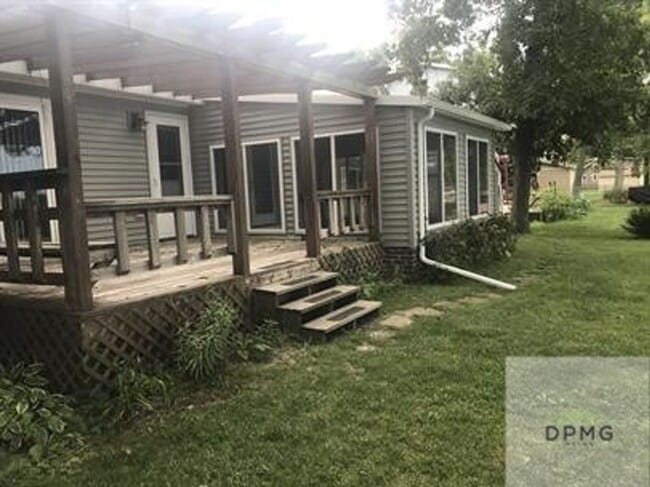property at 9310 Oakdale Dr