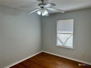607 Martin Luther King Dr in San Marcos, TX - Foto de edificio - Building Photo