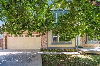 7950 S Garrison Ct in Littleton, CO - Building Photo - Building Photo