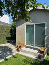 2571 S Bundy Dr, Unit 2571 in Los Angeles, CA - Building Photo - Building Photo