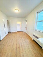 67 Coles St in Glen Cove, NY - Building Photo - Building Photo