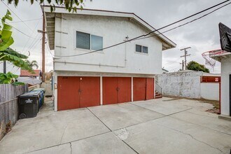 304 W Spruce Ave in Inglewood, CA - Building Photo - Building Photo