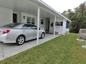 215 Tiger Lilly Dr in Parrish, FL - Foto de edificio - Building Photo