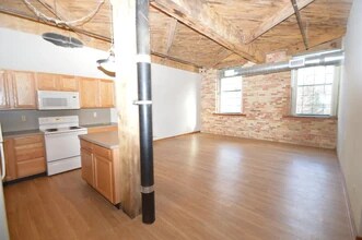 940 Monroe Ave NW, Unit 354 in Grand Rapids, MI - Building Photo - Building Photo