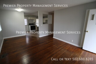 4107 St Francis Ln in Louisville, KY - Foto de edificio - Building Photo