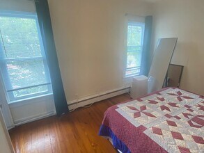 114 Main St, Unit Apt 2W in Sayville, NY - Building Photo - Building Photo