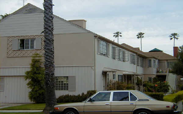 952 6th St in Santa Monica, CA - Building Photo