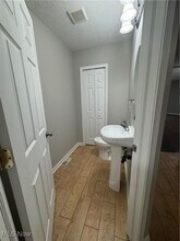 6387 Forest Park Dr in North Ridgeville, OH - Foto de edificio - Building Photo