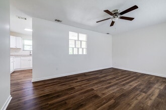 209 E Tietgen St in Pooler, GA - Building Photo - Building Photo