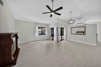 15140 Bristol Ln in Davie, FL - Building Photo - Building Photo