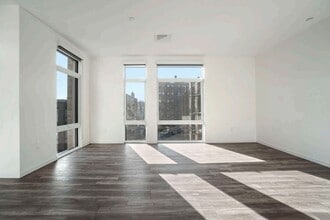 591 Beacon St, Unit 206 in Boston, MA - Building Photo - Building Photo