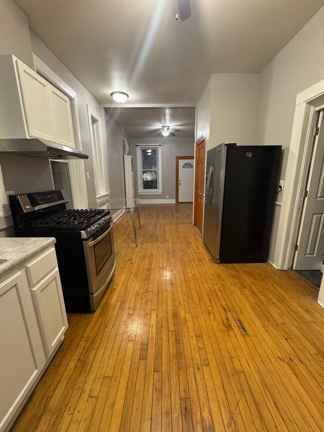 3353 S Emerald Ave, Unit 1st floor Back apartment