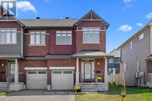 333 Tulum Cres in Ottawa, ON - Building Photo