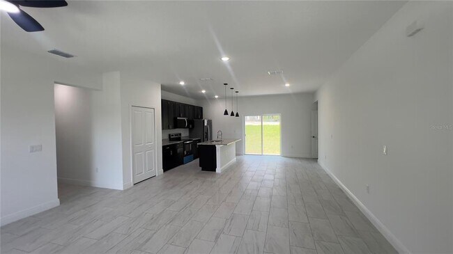 3315 W Montgomery Ln in Citrus Springs, FL - Building Photo - Building Photo