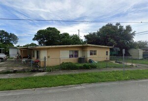 1996 Rutland St in Opa Locka, FL - Building Photo