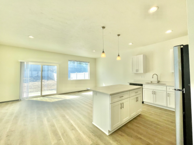 12229 N Mayfair Rd in Spokane, WA - Building Photo - Building Photo