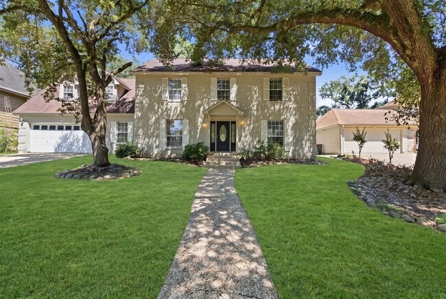 1122 Tigris Ln