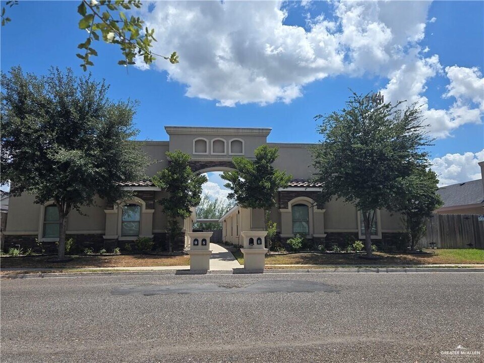 4718 N Ebony St in Pharr, TX - Building Photo