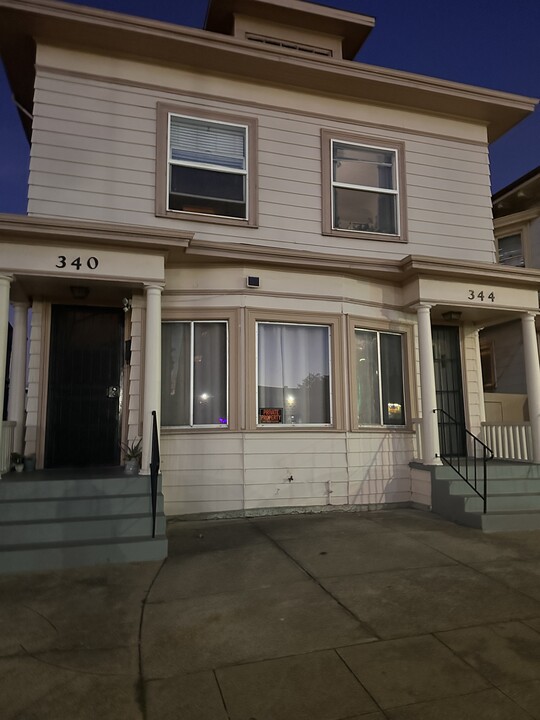 340 International Blvd, Unit 344 in Oakland, CA - Foto de edificio