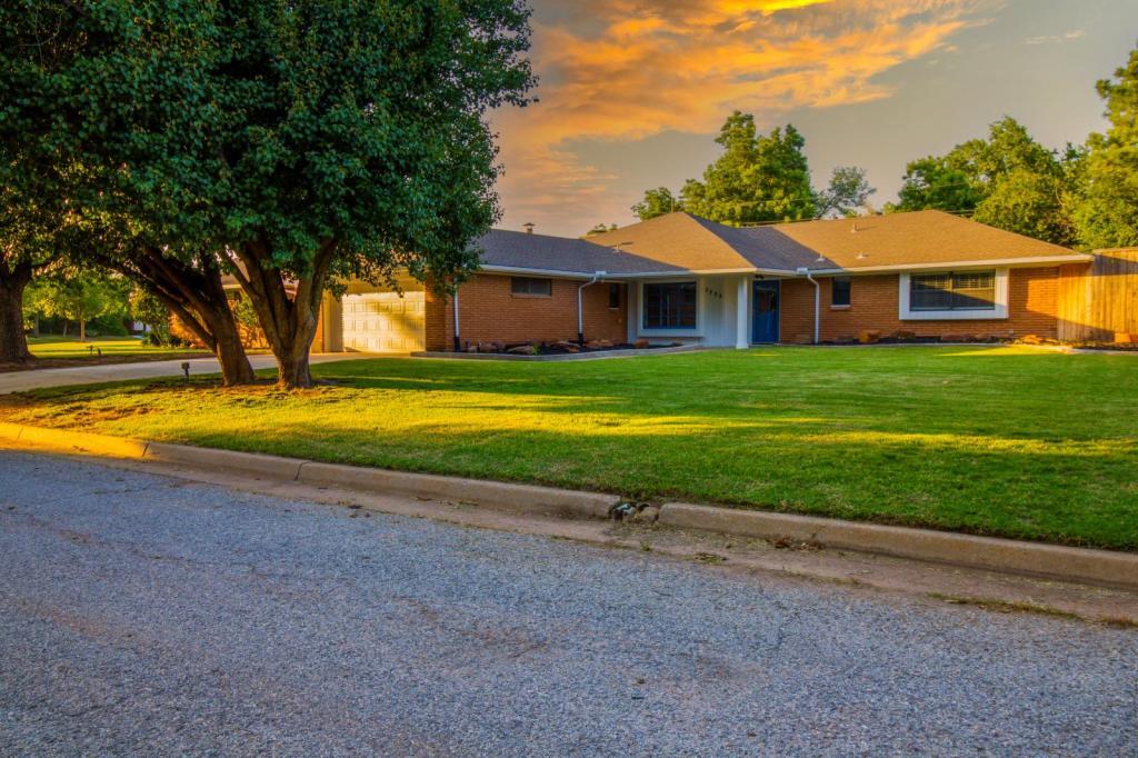 3225 Elmwood Ave in Oklahoma City, OK - Building Photo
