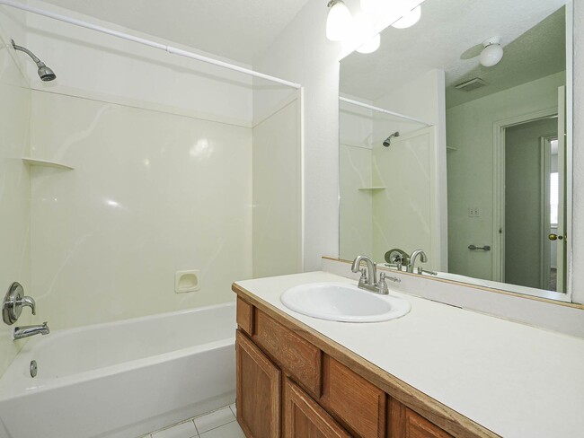 1683 W Garden Dr in Pleasant Grove, UT - Building Photo - Building Photo