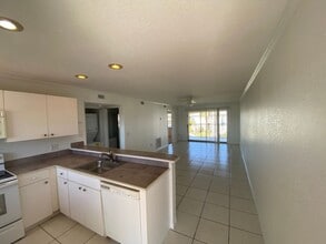 25050 Sandhill Blvd in Punta Gorda, FL - Building Photo - Building Photo