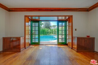 805 N Bedford Dr in Beverly Hills, CA - Building Photo - Building Photo