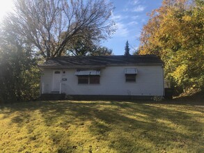 614 21st St in Bettendorf, IA - Foto de edificio - Building Photo