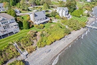 90 Macomber Ln in Portsmouth, RI - Building Photo - Building Photo