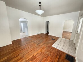 107 Sager Rd in Michigan Center, MI - Foto de edificio - Building Photo