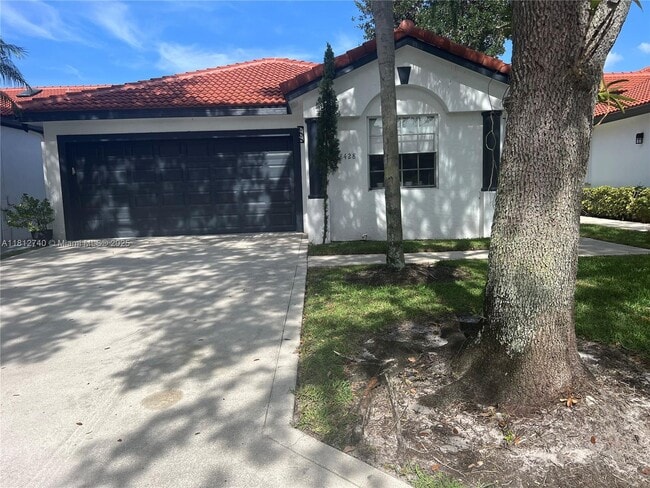 property at 18428 Vía Di Regina