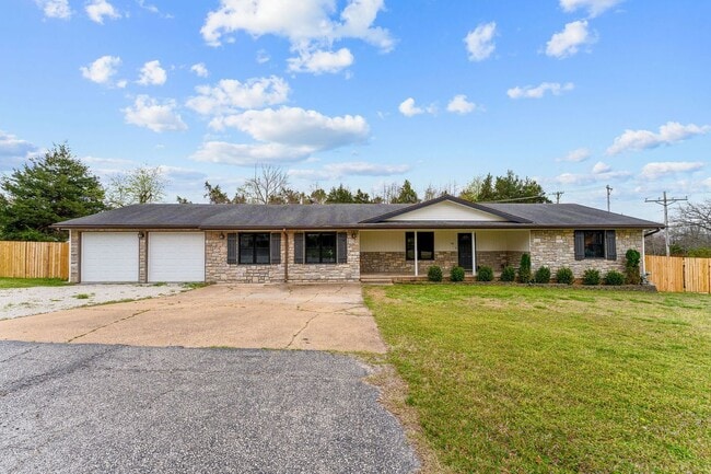 118 Combs St in Branson, MO - Building Photo - Building Photo