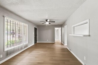 7306 Parker Rd in Houston, TX - Building Photo - Building Photo