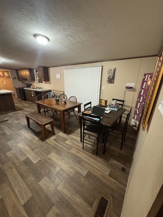 691 County Rd 5015 in Cleveland, TX - Building Photo