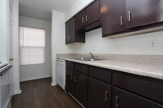 74 Lyerly in Houston, TX - Building Photo - Interior Photo