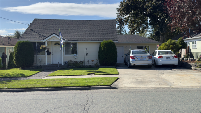 417 S 11th St in Mount Vernon, WA - Building Photo - Building Photo