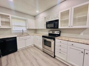 411 Frankie St in Wharton, TX - Building Photo - Building Photo