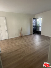 4129 W Toluca Lake Ave in Burbank, CA - Building Photo - Building Photo
