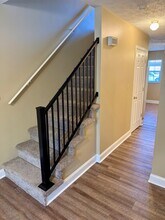 2305 Adams Ave, Unit 5 in Huntington, WV - Foto de edificio - Building Photo