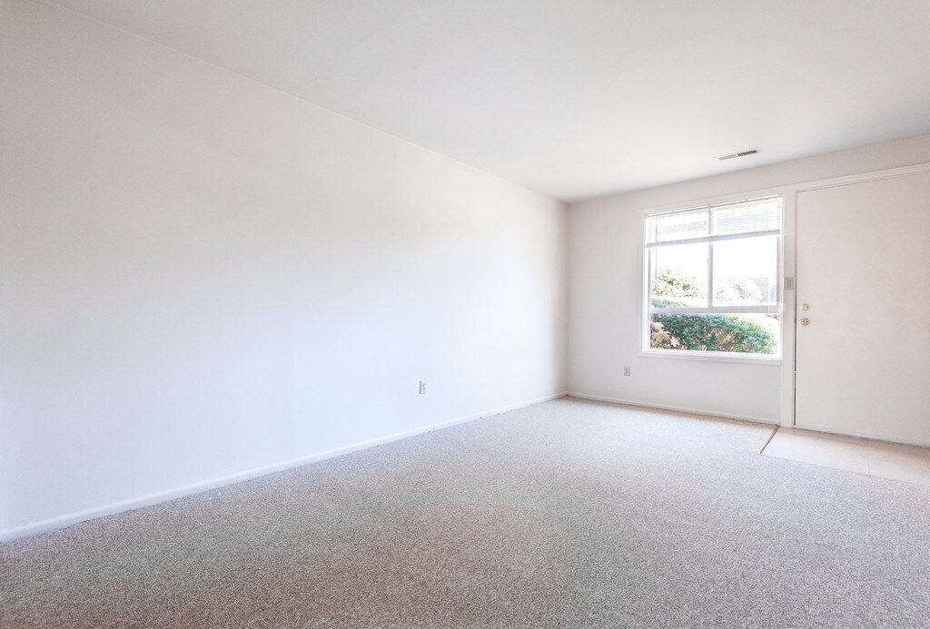 Manchester Townhomes Staunton, VA Apartments