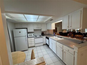 2928 Bancroft Cir E in Palm Harbor, FL - Building Photo - Building Photo