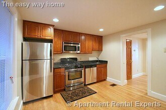 429 Franklin St, Unit #1L in Cambridge, MA - Building Photo - Building Photo